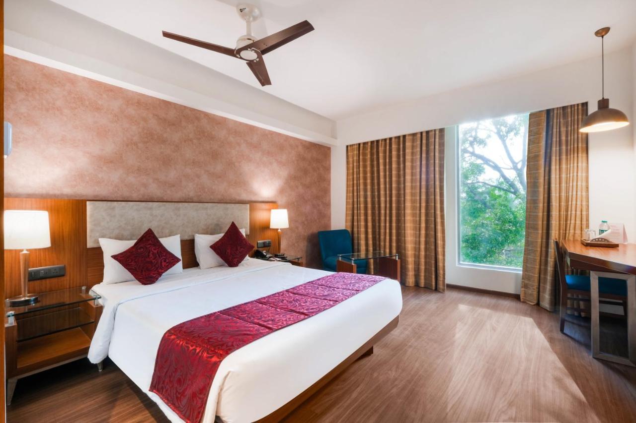 7 Apple Hotel - Viman Nagar Пюн Екстериор снимка