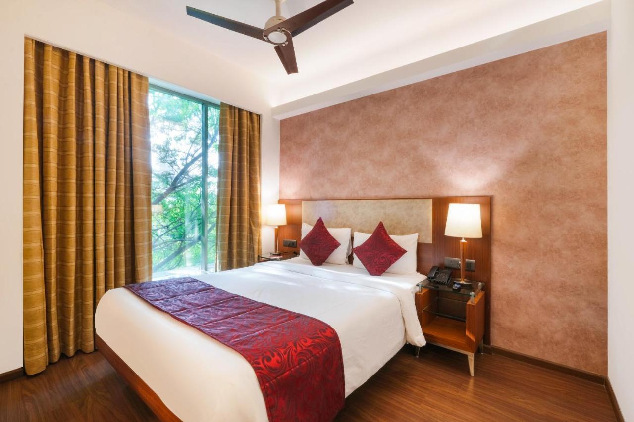 7 Apple Hotel - Viman Nagar Пюн Екстериор снимка