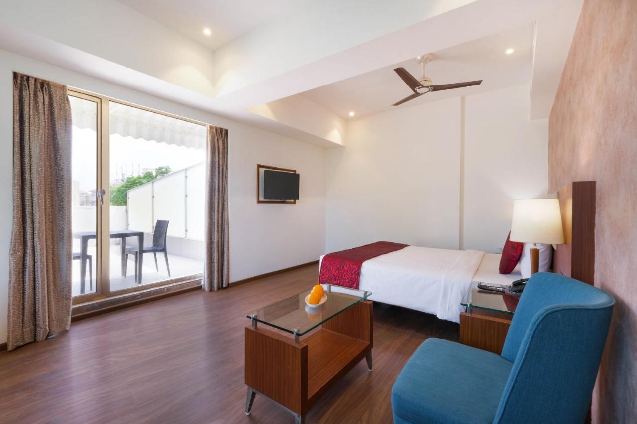 7 Apple Hotel - Viman Nagar Пюн Екстериор снимка
